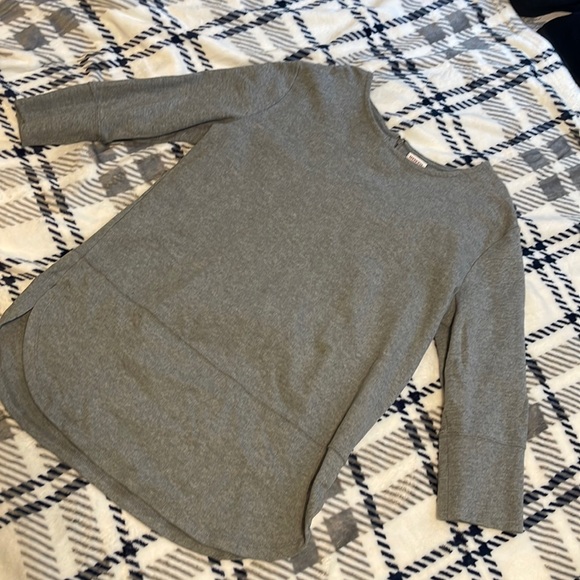 Grey sweater - Picture 1 of 2